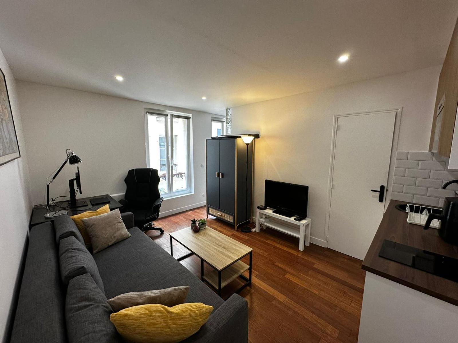 Cozy Parisian Flat In 11th Arr Appartement Parijs