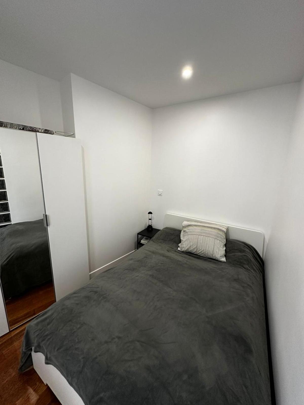Cozy Parisian Flat In 11th Arr *